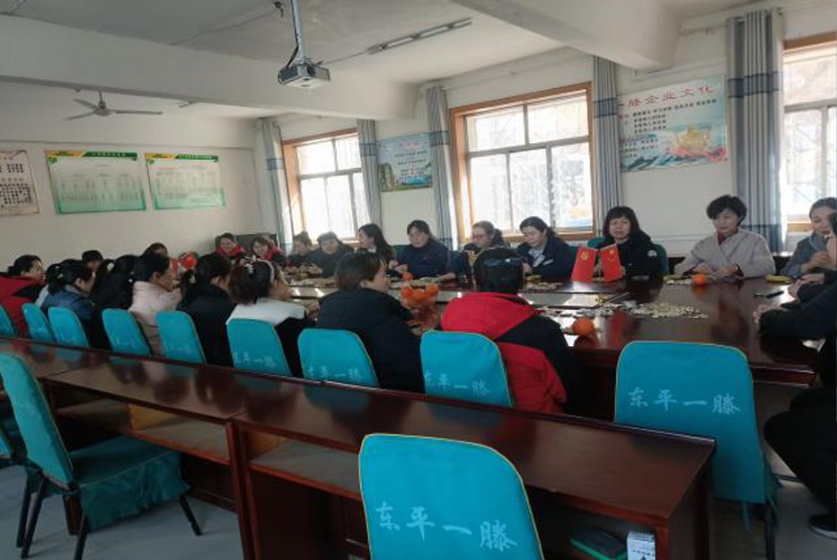 东平一滕医药召开“三八”妇女节座谈会
