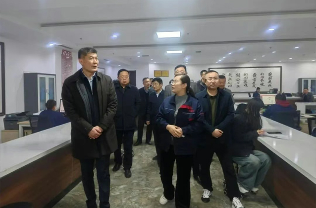 辰龙集团党委书记、董事长宗成伟到一滕集团参观考察
