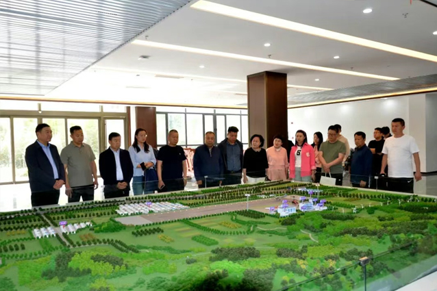 哈密市工商联考察团到一滕集团参观考察