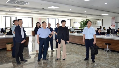 安徽省濉溪县人大常委会党组书记、主任姜灵一行莅临一滕集团考察