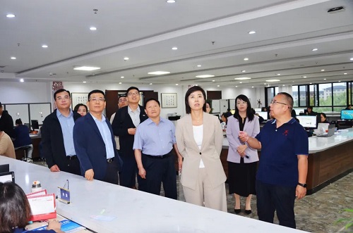 新疆生产建设兵团第八师石河子市市领导莅临一滕集团参观考察