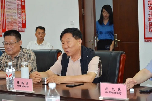 匈牙利前总理彼得·迈杰希一行莅临一滕集团参观考察