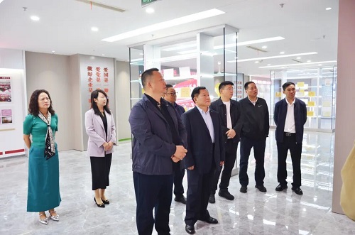 云南富源县县委书记崔庆稳一行到一滕集团考察