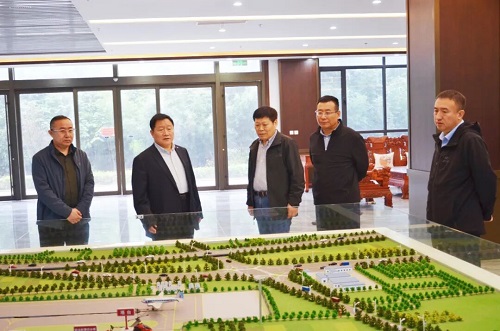 安全生产协会副会长王福存一行莅临一滕集团参观考察