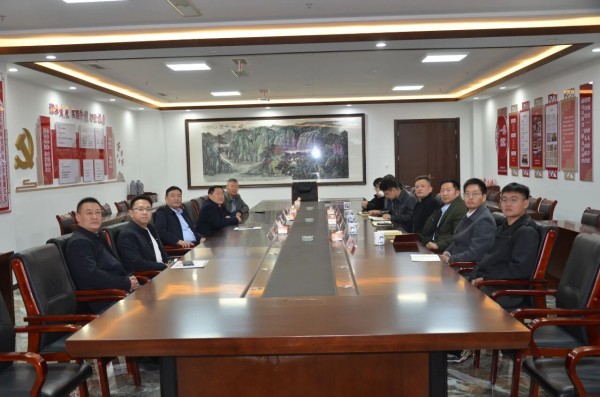 山东科技大学能源学院煤矿“绿色充填开采”团队莅临一滕集团考察