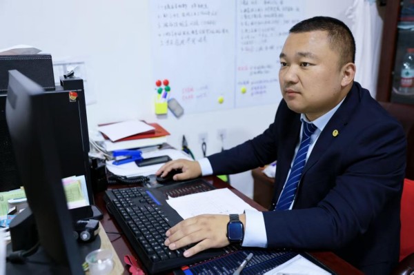 致敬劳动者 争做奋斗者——王富超：坚守岗位勇担当 军人本色践初心