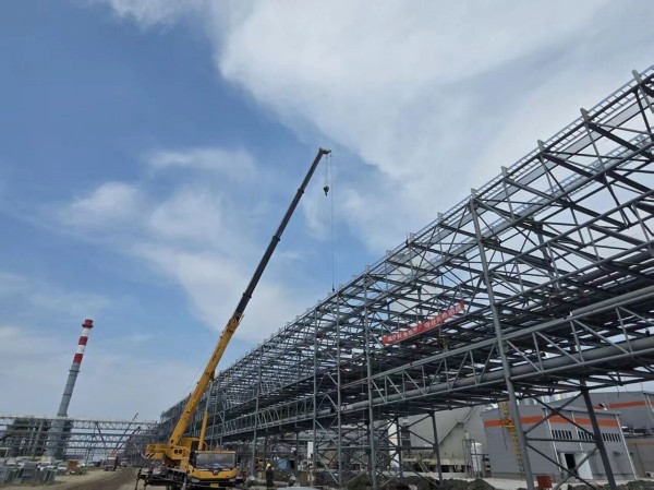 攻坚克难抢工期 鏖战酷暑保收官｜一滕建设全力冲刺营口建发盛海项目建设