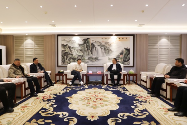 集团党委书记、董事长滕鸿儒赴应急管理大学参观学习